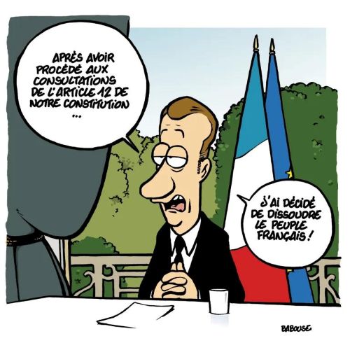  Après L\'assemblée Nationale , M. MACRON veut dissoudre le peuple français !